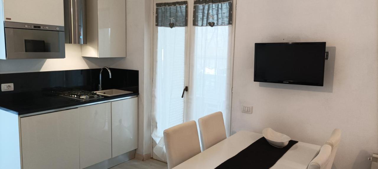 La Casina Di Ale Apartment Marina Di Carrara Exterior photo